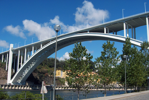 Arrábida Bridge - Bridges