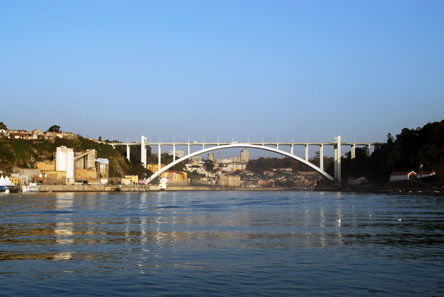 Arrábida Bridge - Bridges