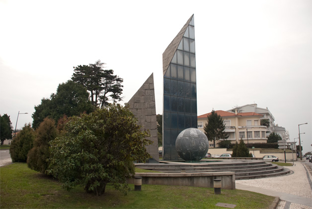 Monument to the Entrepreneur - Statues, Sculptures & Fountains