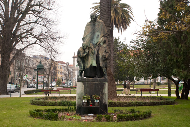 Father Américo - Statues, Sculptures & Fountains