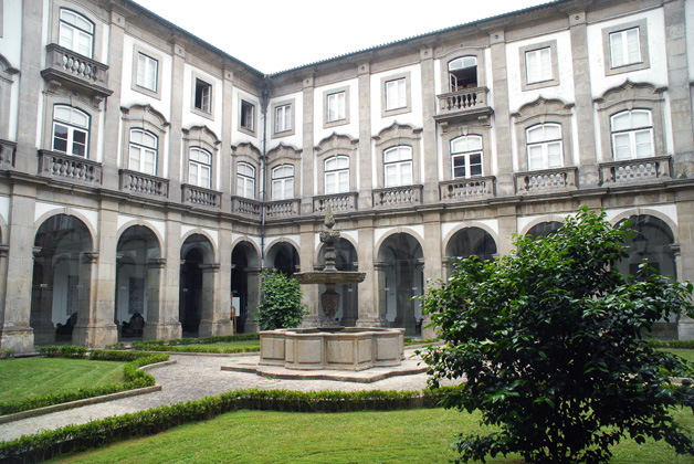 Biblioteca Pública Municipal do Porto 