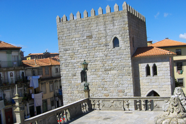 Torre de D. Pedro Pitões