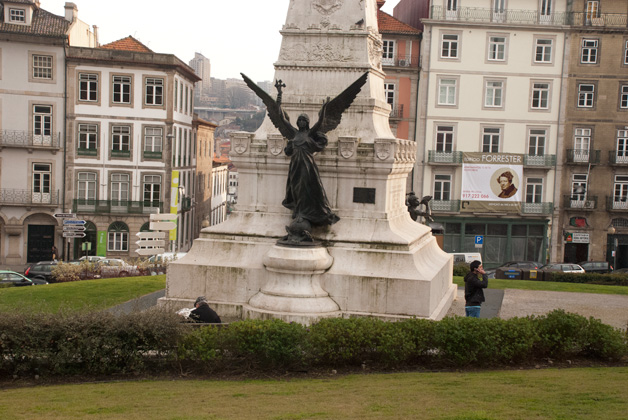 Praça do Infante D. Henrique - Ruas e Praças