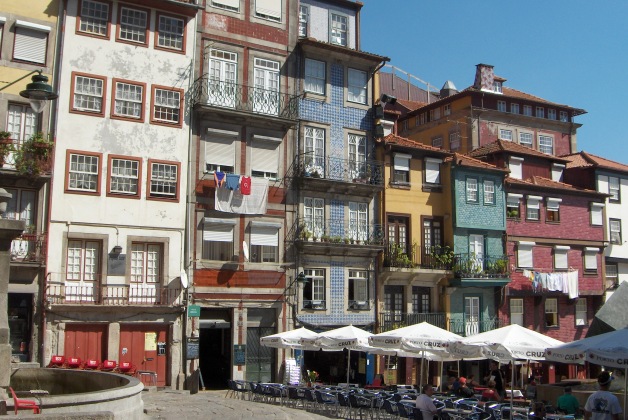 Praça da Ribeira - Ruas e Praças