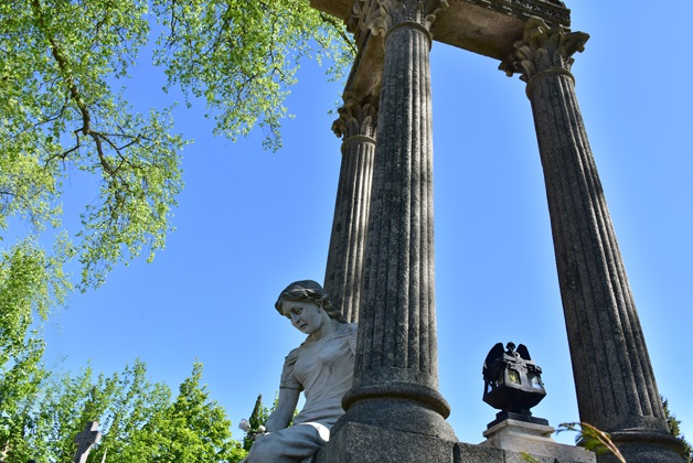 Prado do Repouso Cemetery - Monuments