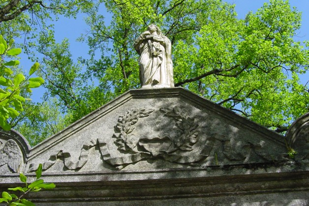 Prado do Repouso Cemetery - Monuments