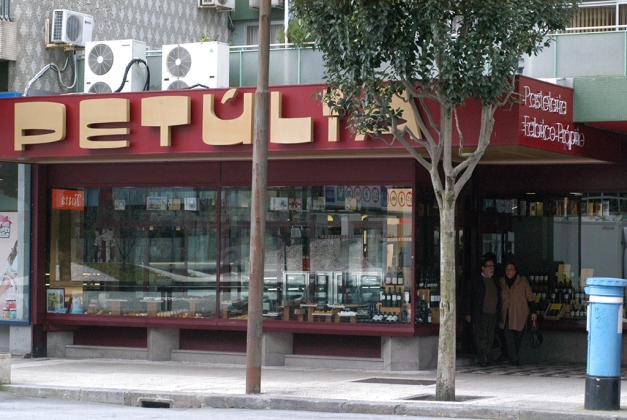 Confeitaria Petúlia - Cafés
