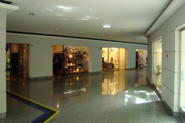 Bombarda Shopping Centre - Shopping centres