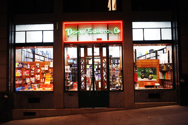 Porto Editora - Praça Filipa de Lencastre - Shops