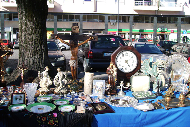 Feira de Antiguidades e Velharias - Feiras e Mercados