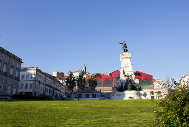 Monumento ao Infante D. Henrique - Estátuas, Esculturas e Fontes